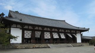 大きな建物で圧倒的です