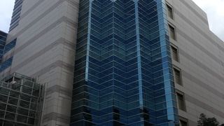 豪華なかんじのビル