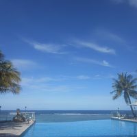 インフィニティープール。　青い！