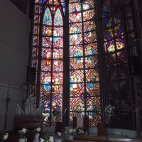 吹き抜け・ステンドグラスの結婚式場見学自由