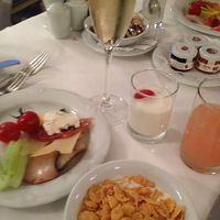 朝からシャンパン！