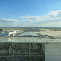 部屋から空港がかなり見えます。