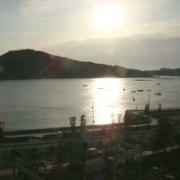 朝日を浴びる鳥羽湾