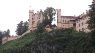 絶景の高台にあり・・・