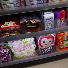 日本のお菓子らしきものもあり