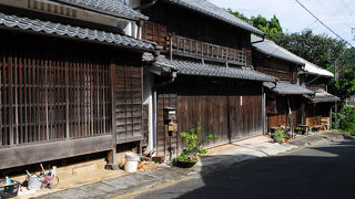 神武天皇御舟出の地の一角に古い町並が広がっています