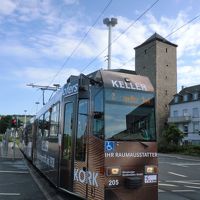 原子力発電所辺りから走ってきたトラム