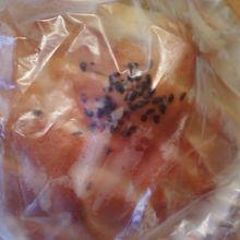 ほんのり甘いさつまいものパンです。