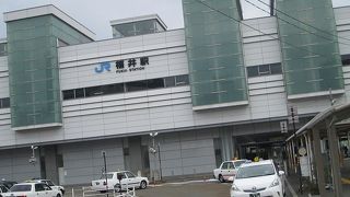 北陸新幹線の開通に向けて再開発が進んでます。