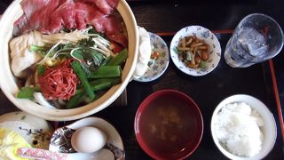 近江牛のすき焼き定食、お手ごろ価格で美味しかった。