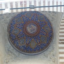 青色が綺麗です。