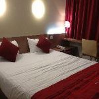 部屋は狭いがきれい