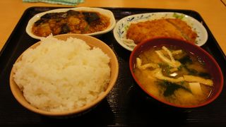 お店の人も元気があって、気持ちいいです