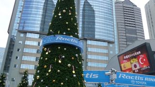 ホテルから見えたので，いってみました．