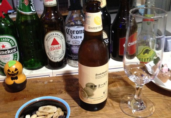 復興飲食店街にあるフルーツビールの店