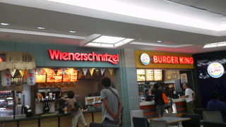 フードコートで最後のアメリカを体験！