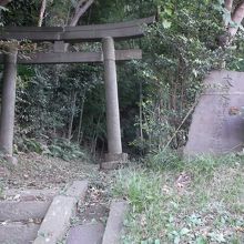 天保時代の記録ある鳥居と石標