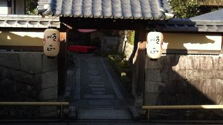 一見さん用と常連さん用で食べる場所が違ってました。