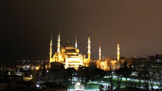 圧巻のイズニックタイル