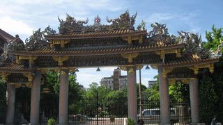 現地の方も、外国人も