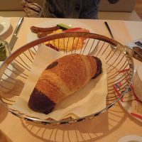 朝食のチョコクロワッサンです