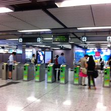 タイムズスクエアへは改札をすぐ出ない方がベター