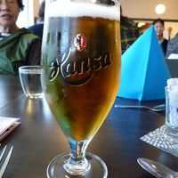 お昼からビールです