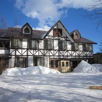 ドラマ「カラマーゾフの兄弟」のお屋敷みたいな外観