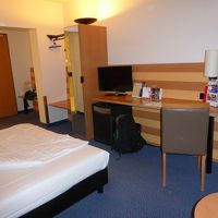 広々とした清潔な部屋でした。バスタブ付き