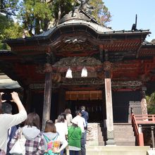 本殿には行列が