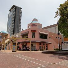 かわいい形のお店がいっぱいあります。