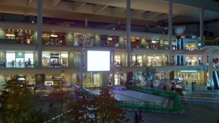 駅に直結で便利