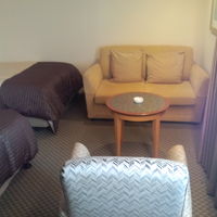 トリプル対応用の大きなソファ