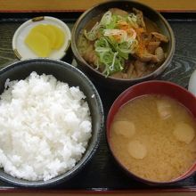 モツ煮込み定食￥６８０