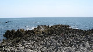 潮吹岩があります