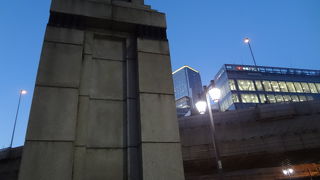 少しだけ昔の橋の姿が想像できます