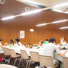 たくさんの人で賑わっていました