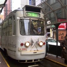 大通り　４丁目プラザ付近の乗り場（西４丁目）