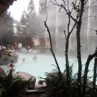 温度が高い方の露天風呂、子ども入浴不可