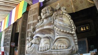 幸せを授かる大きな恵比須天像