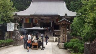 立石寺の登り始め