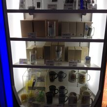 お土産が買えます