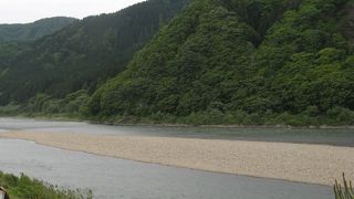 五月雨をあつめて早し最上川