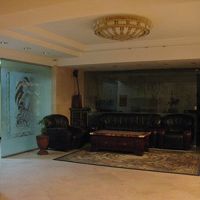 待ち合わせスペースはゆったり。