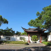 中国の観光地にあるような庭園