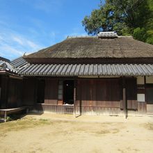 かやぶき屋根