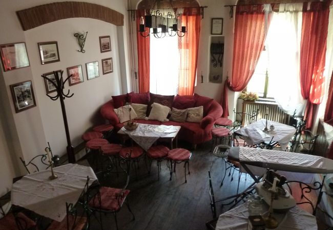 Casa Cositorarului (レストラン)