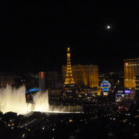 エレベータ近く高層階の部屋から