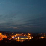 ブダペストを一望でき、夜景もきれいです。