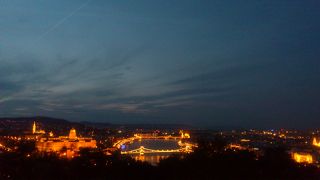 ブダペストを一望でき、夜景もきれいです。